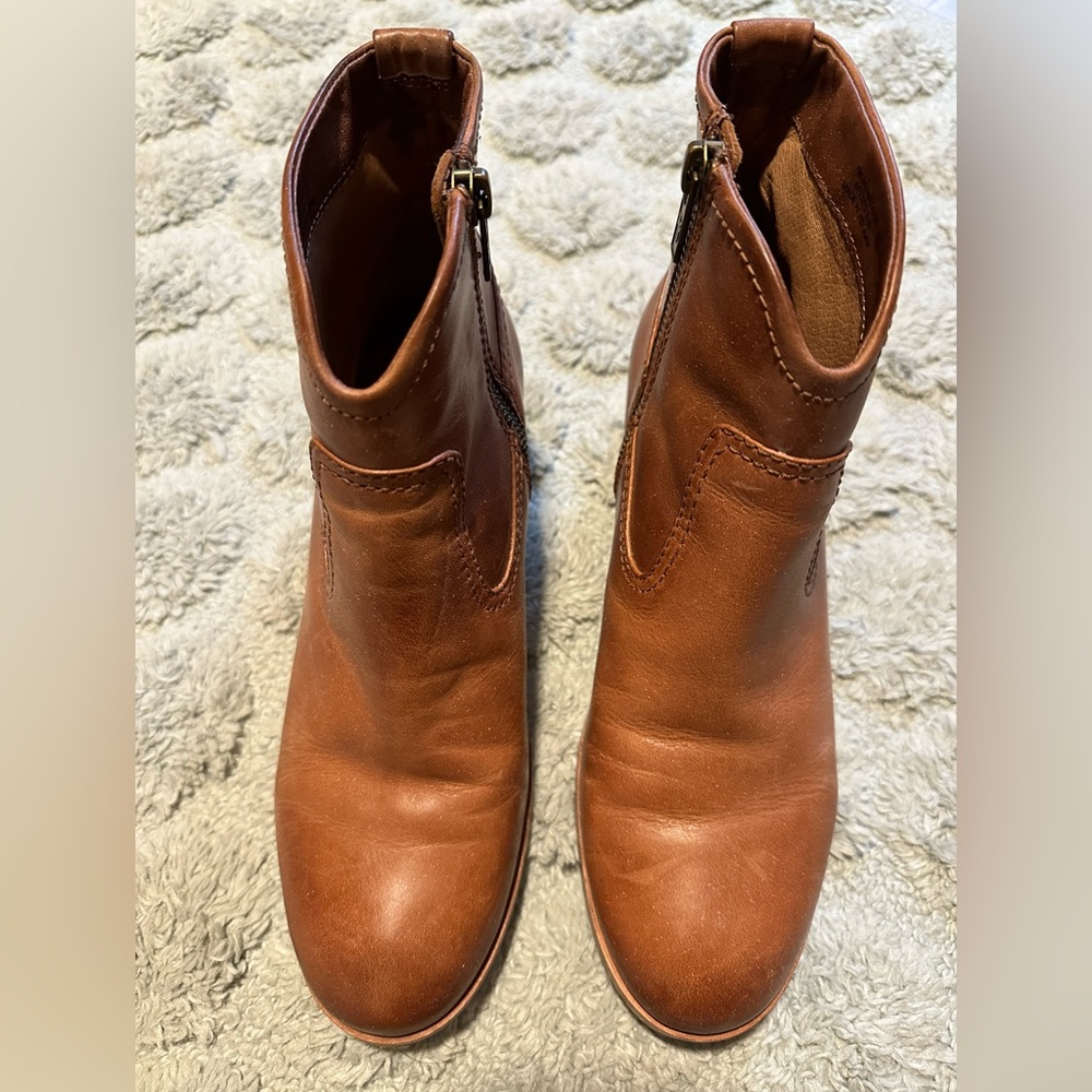 FRYE | Cognac Leather Claire Boots  sz